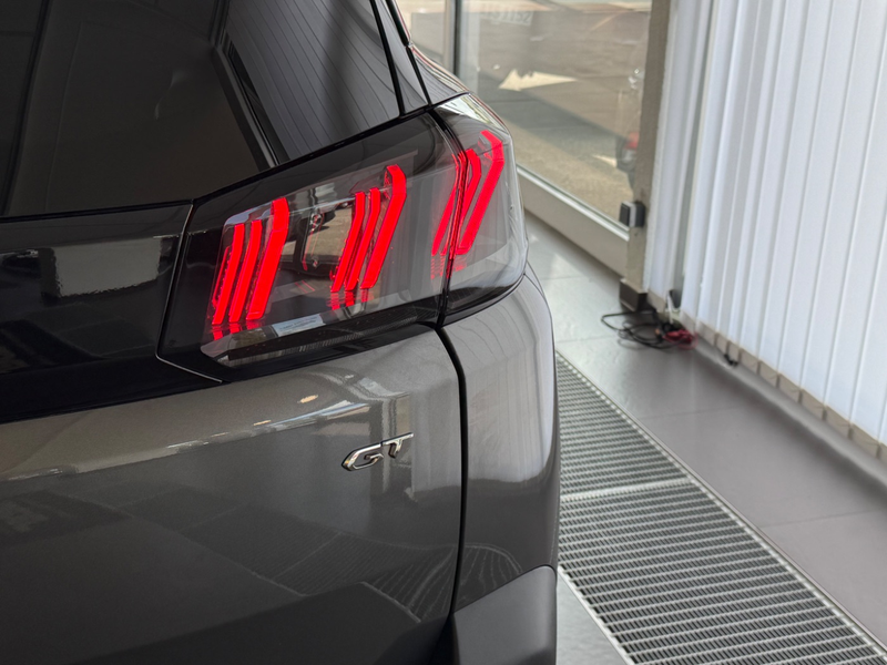 Peugeot 5008 1.5 BlueHDi 130 GT Anhängerkupplung*7-Sitzer — photo 10