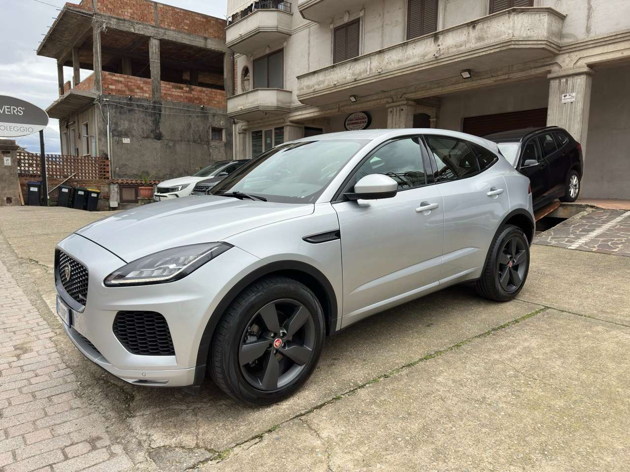 Jaguar E-Pace E-Pace 2.0d i4 R-Dynamic awd 150cv auto my20
