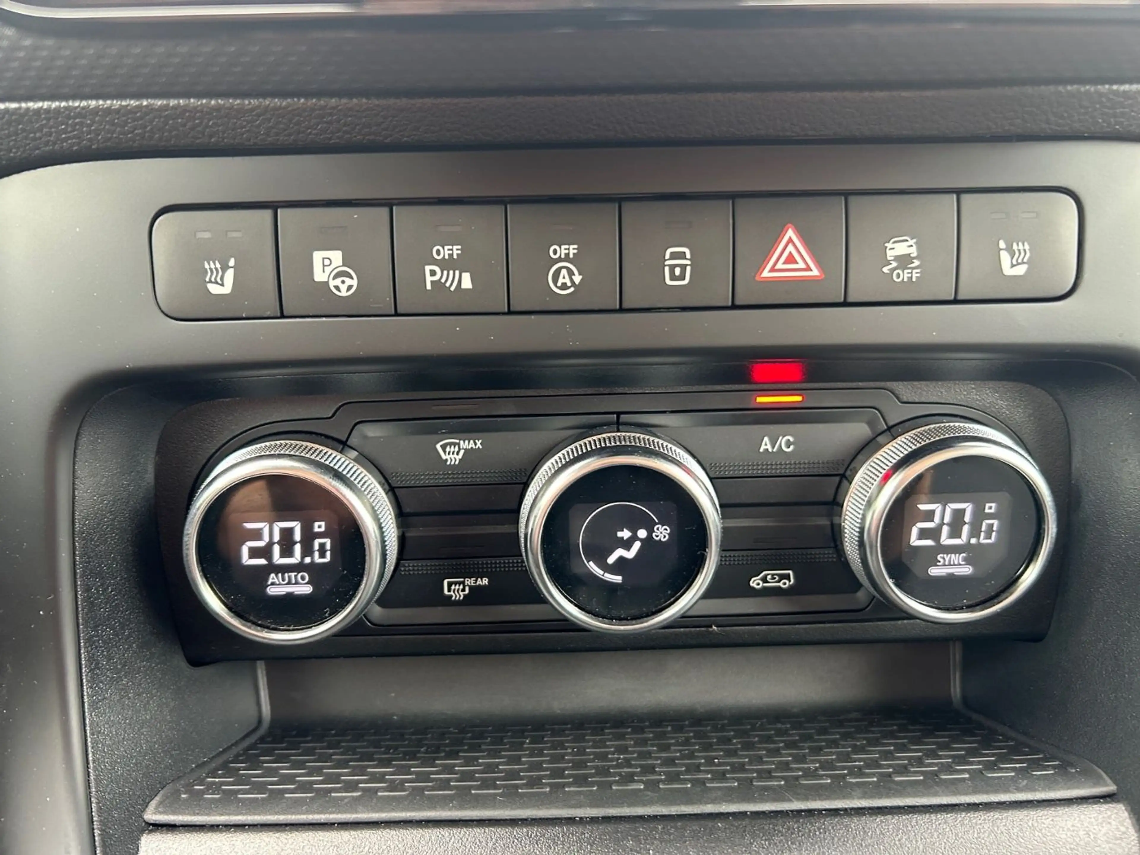 Mercedes-Benz T-Class T 180 d Premium LED PTS AHK Klima DAB Shz RKam — photo 15