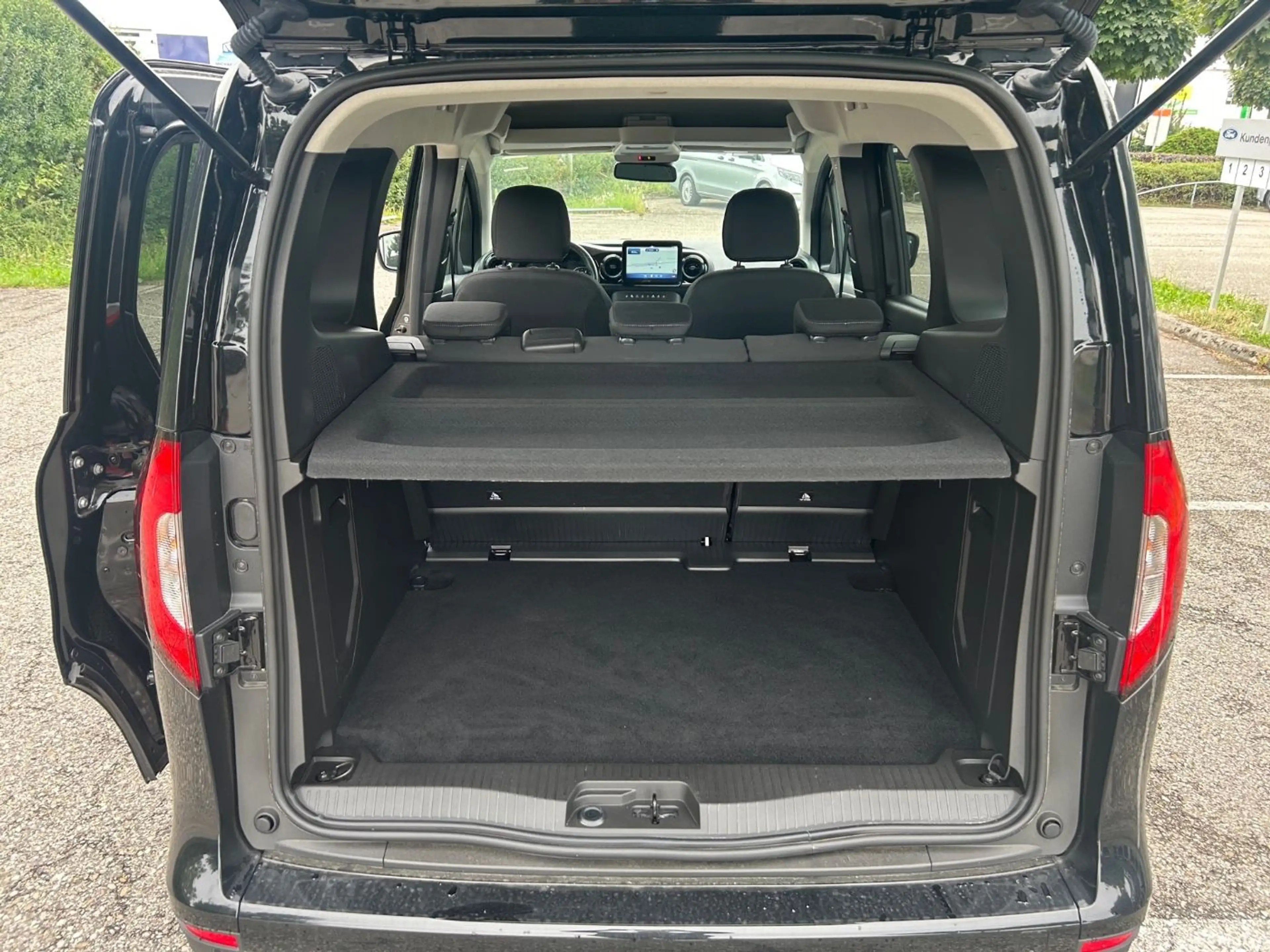 Mercedes-Benz T-Class T 180 d Premium LED PTS AHK Klima DAB Shz RKam — photo 13