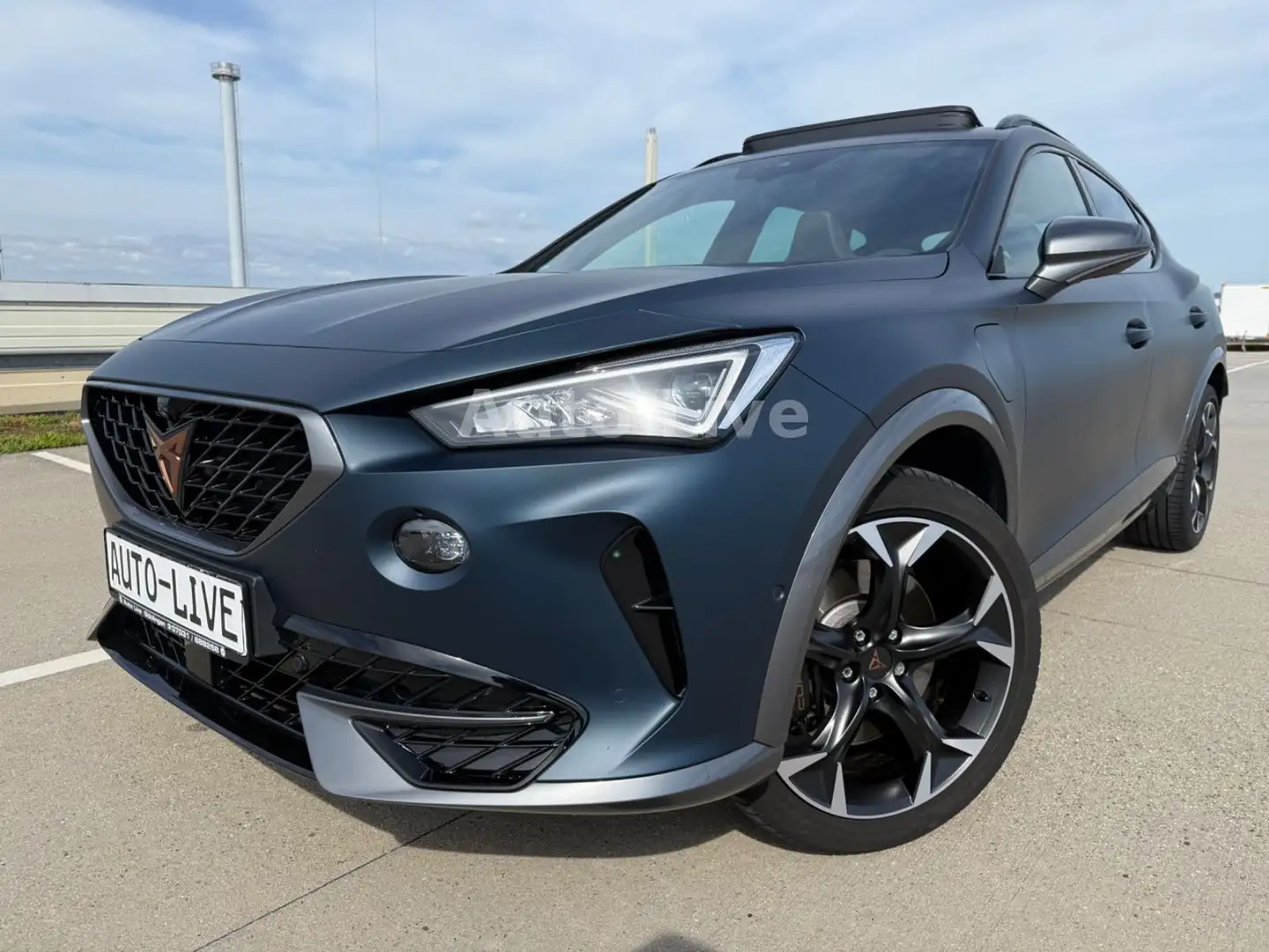 CUPRA Formentor 1.4 e-HYBRID*VZ*DSG*PANO*VIR*360*VOL Niebieski - 1