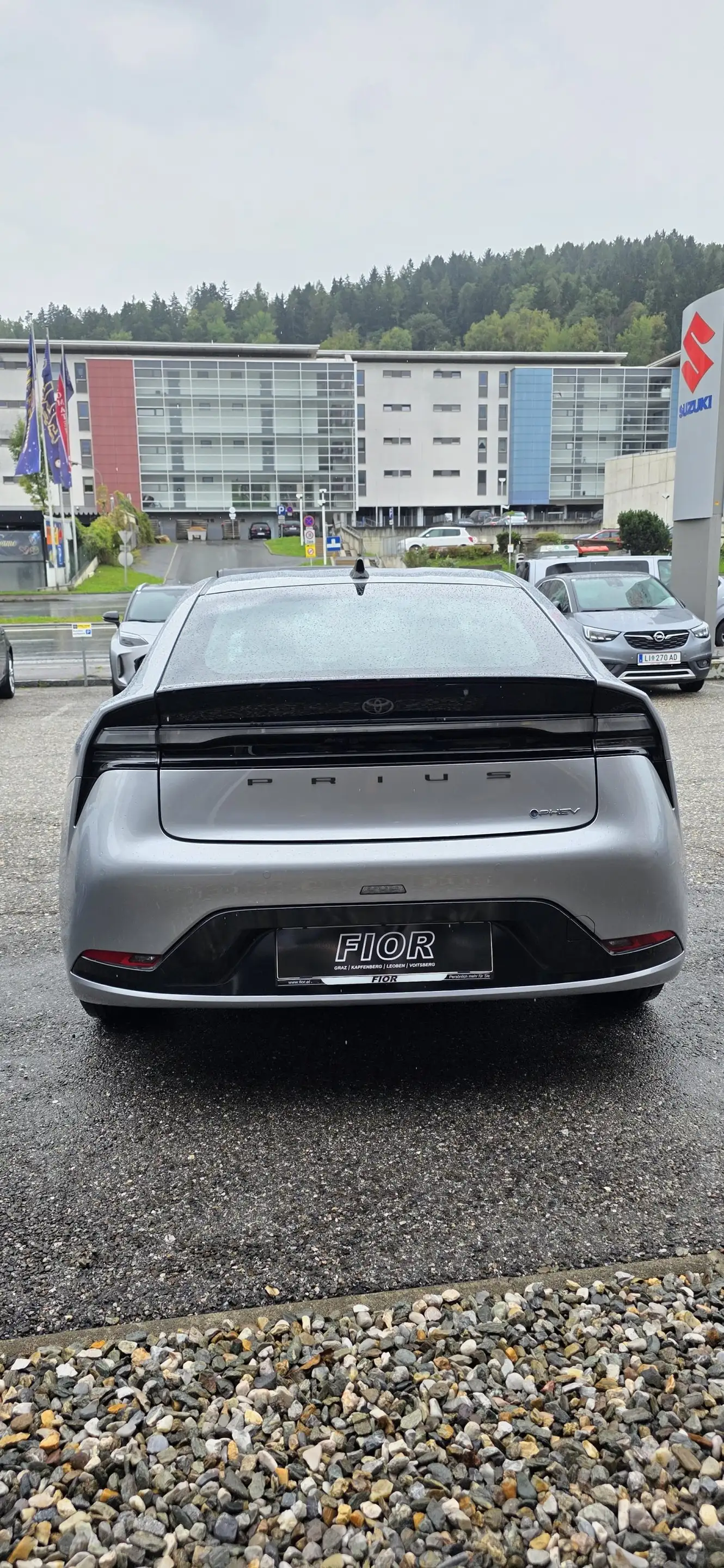 Toyota Prius Plug-in Hybrid Executive — photo 5