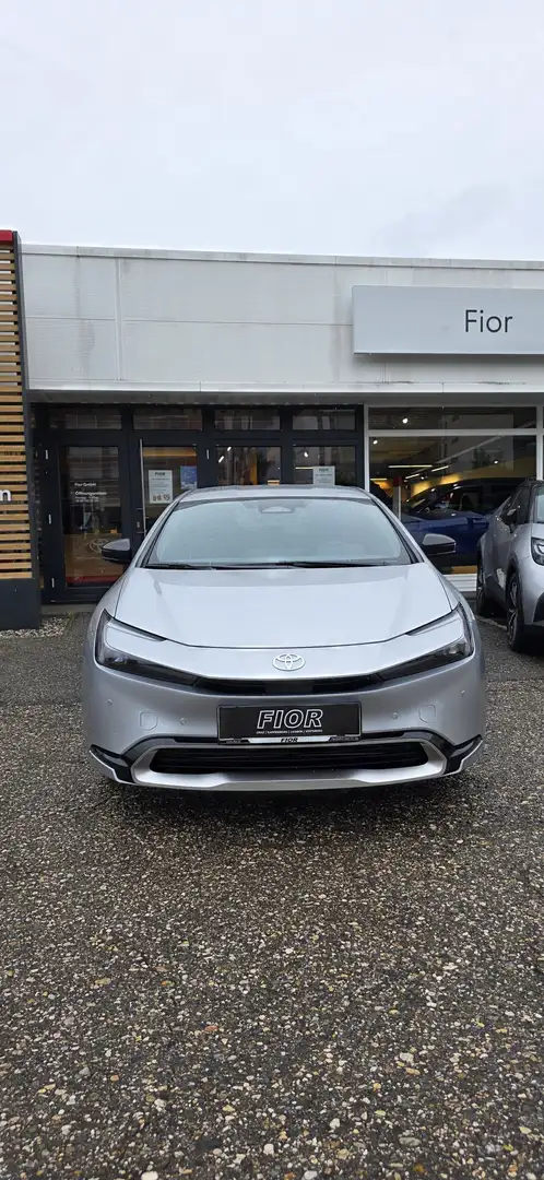 Toyota Prius Plug-in Hybrid Executive Silber - 2