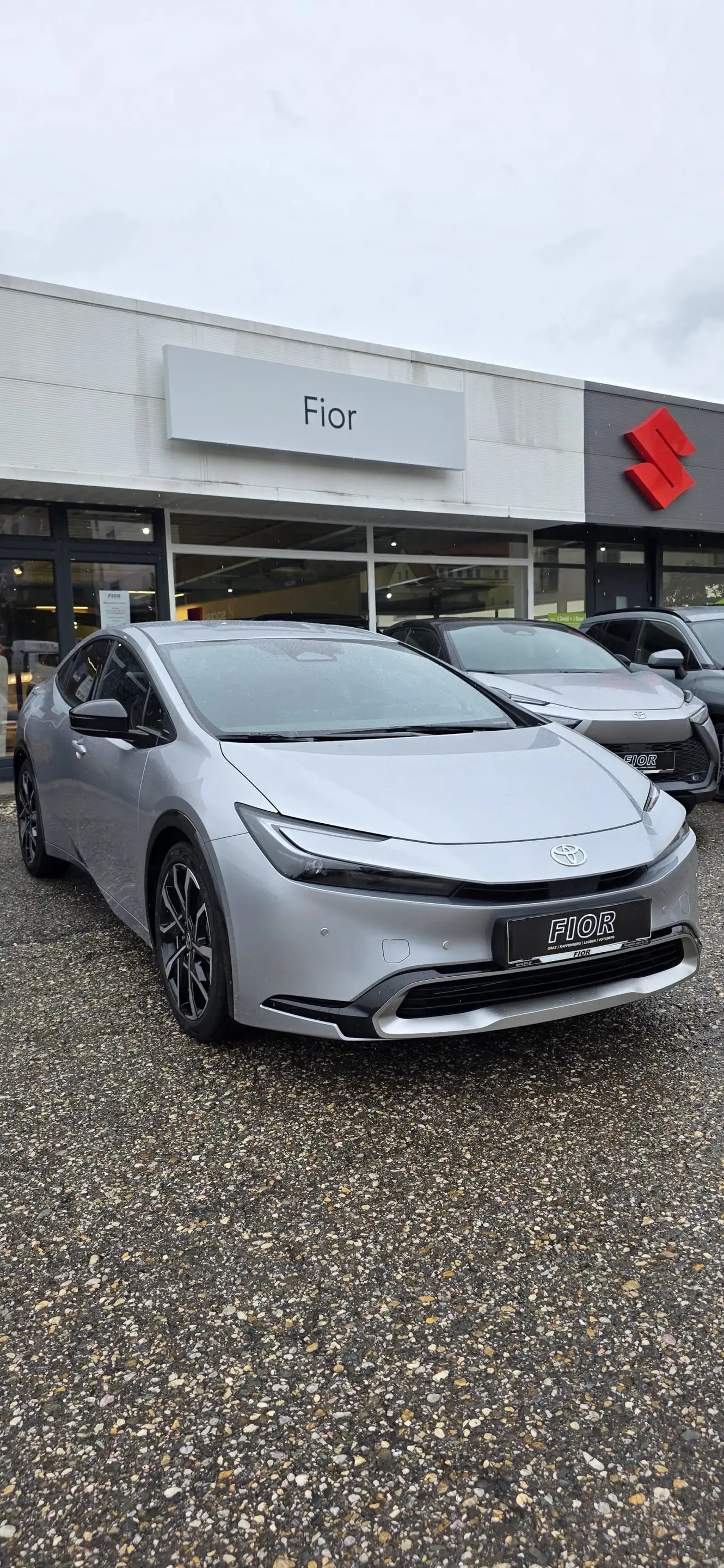 Toyota Prius Plug-in Hybrid Executive — photo 3