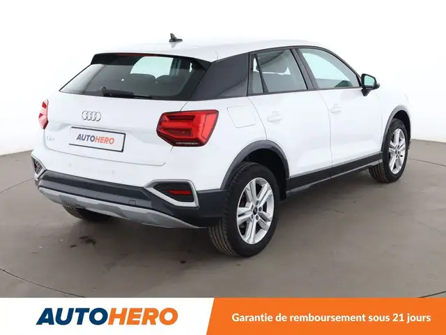 Audi Q2 view 6