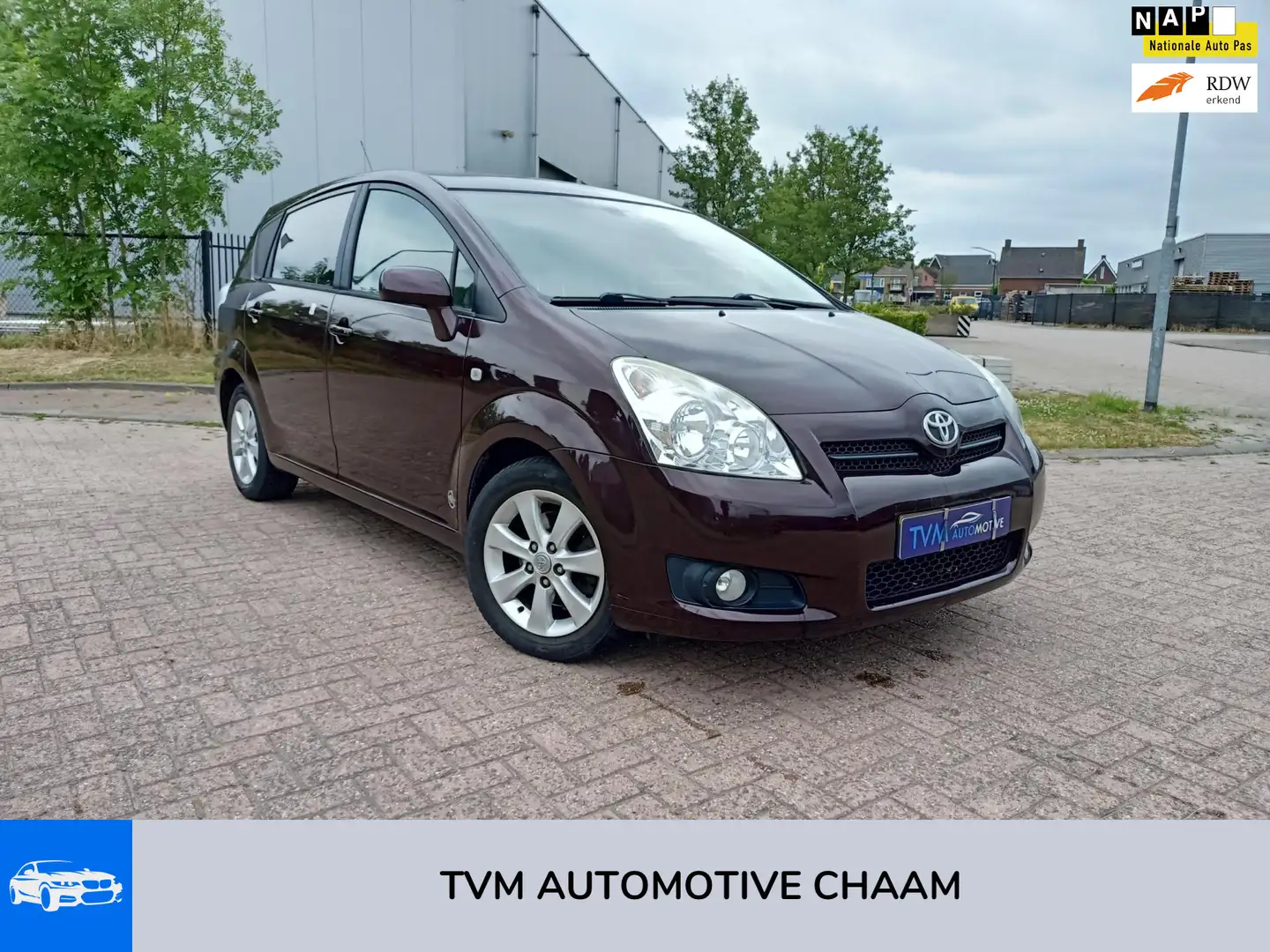 Toyota Verso 2.2 D-4D Luna GRIJSKENTEKEN AIRCO CRUISECONTROL NA Rood - 1