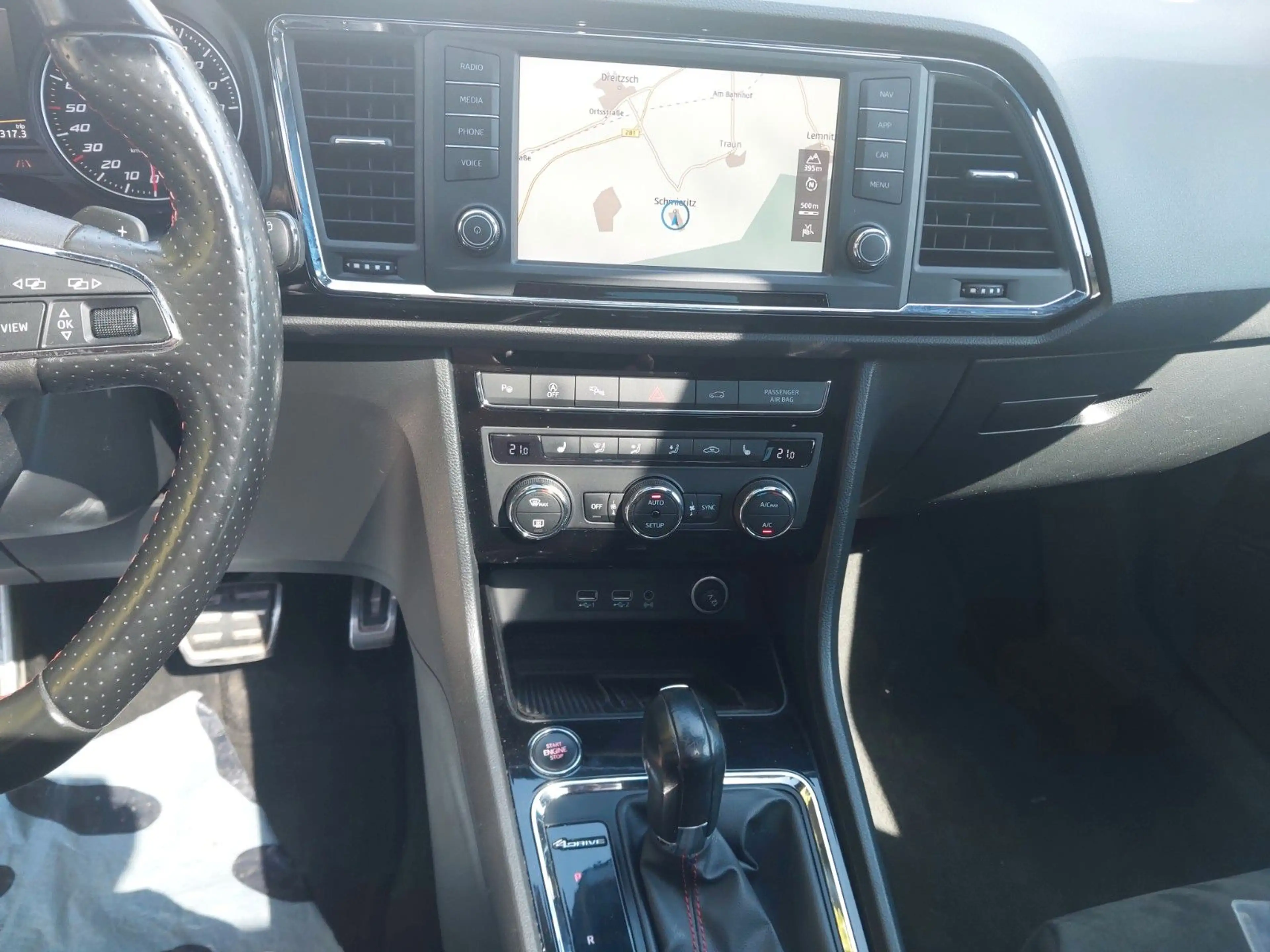 SEAT Ateca FR 4Drive Panorama  AHK LED Navi Allrad — photo 11
