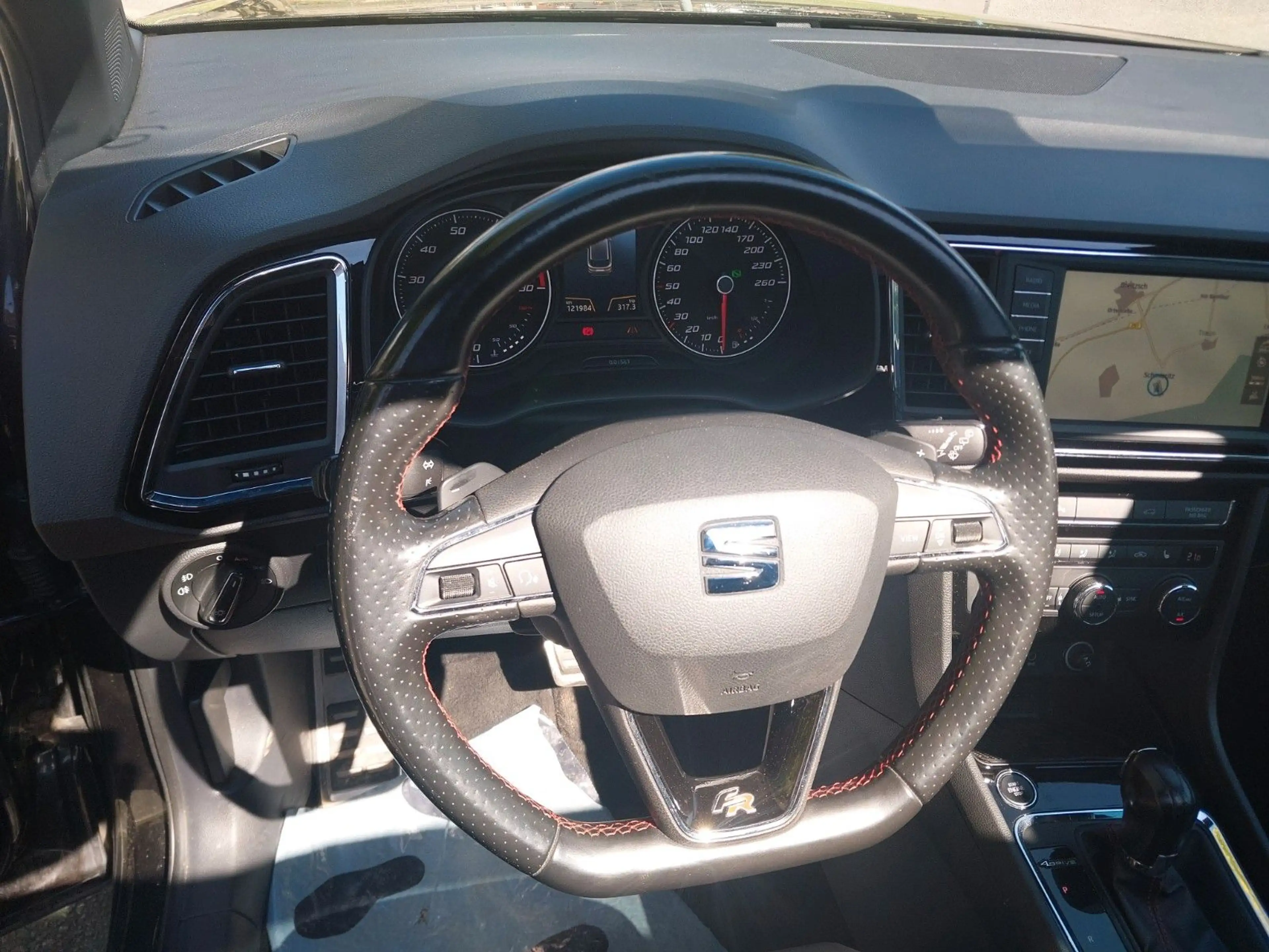 SEAT Ateca FR 4Drive Panorama  AHK LED Navi Allrad — photo 10