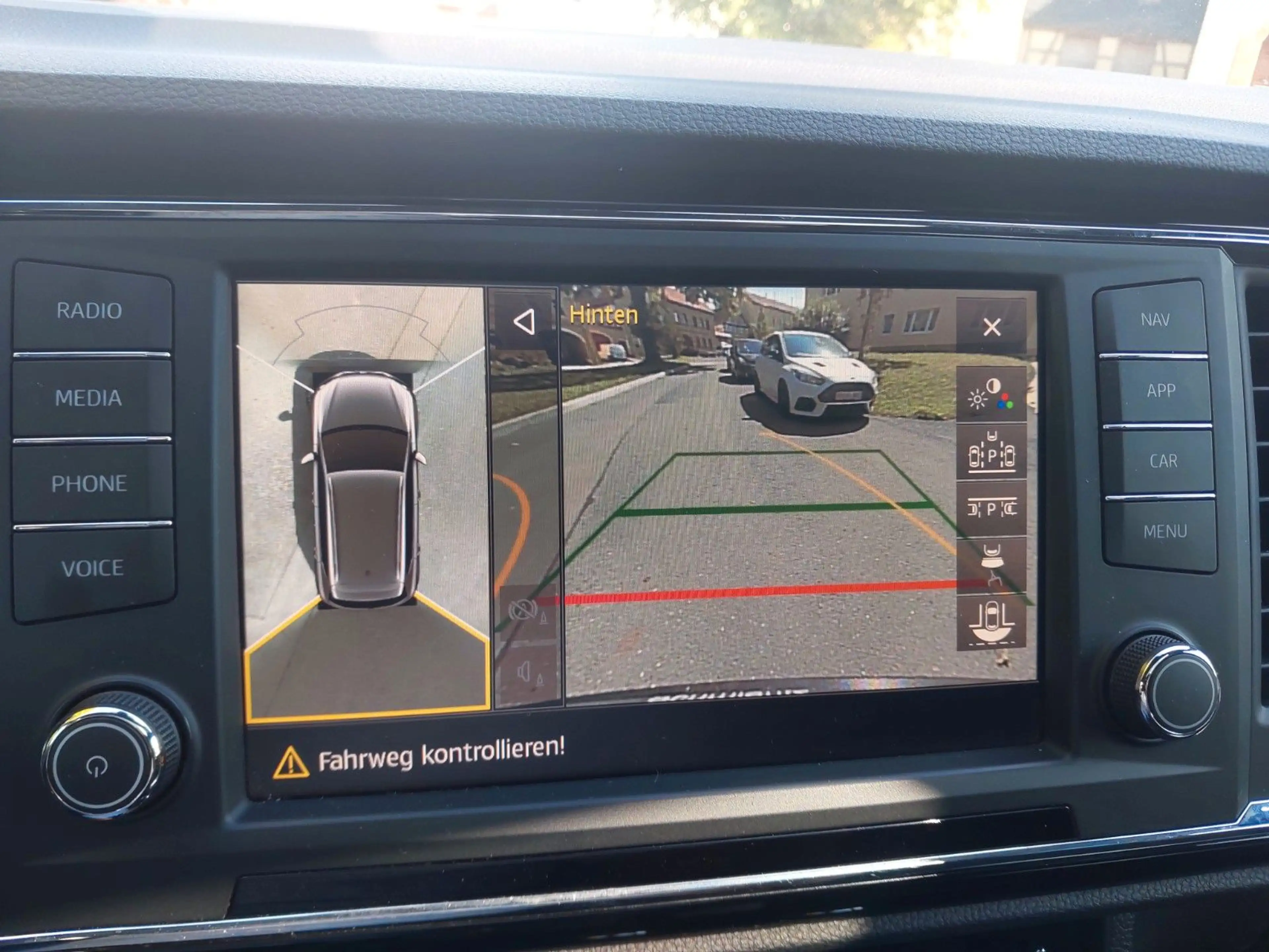 SEAT Ateca FR 4Drive Panorama  AHK LED Navi Allrad — photo 12