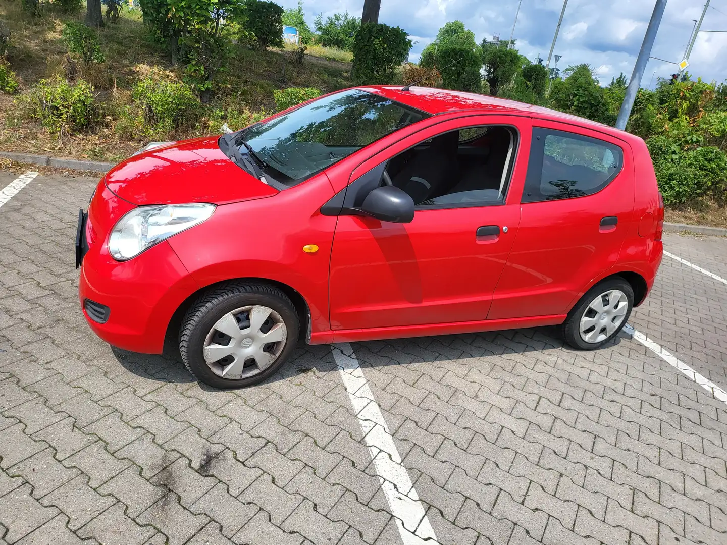 Suzuki Alto Gut erhalten.Stadtflitzer.Aus 2Hand .TÜV 02/27 Rot - 2