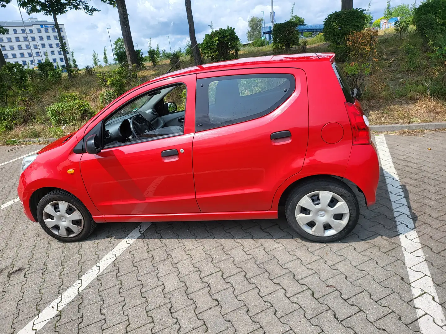Suzuki Alto Gut erhalten.Stadtflitzer.Aus 2Hand .TÜV 02/27 Rot - 1