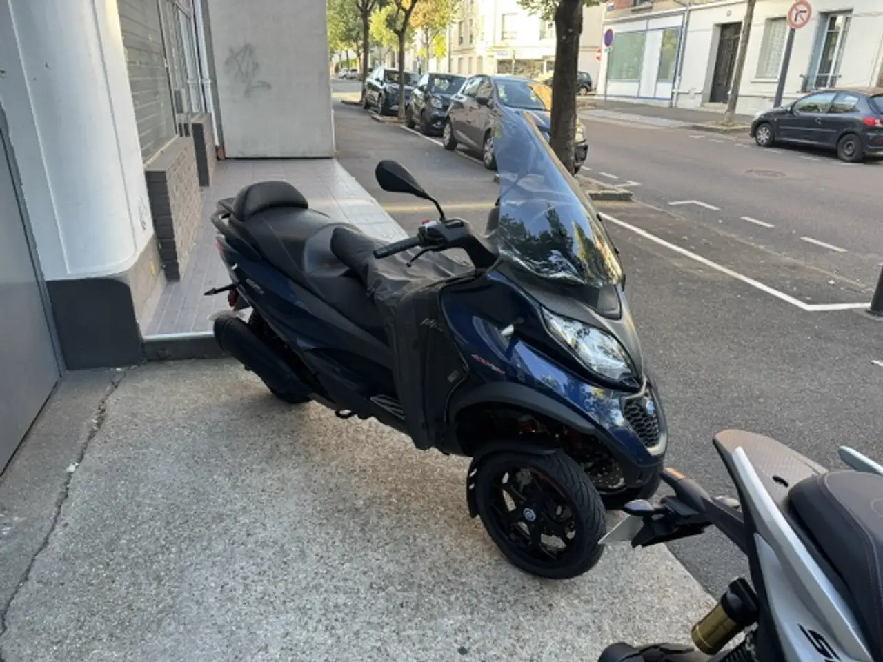 Piaggio MP3 400