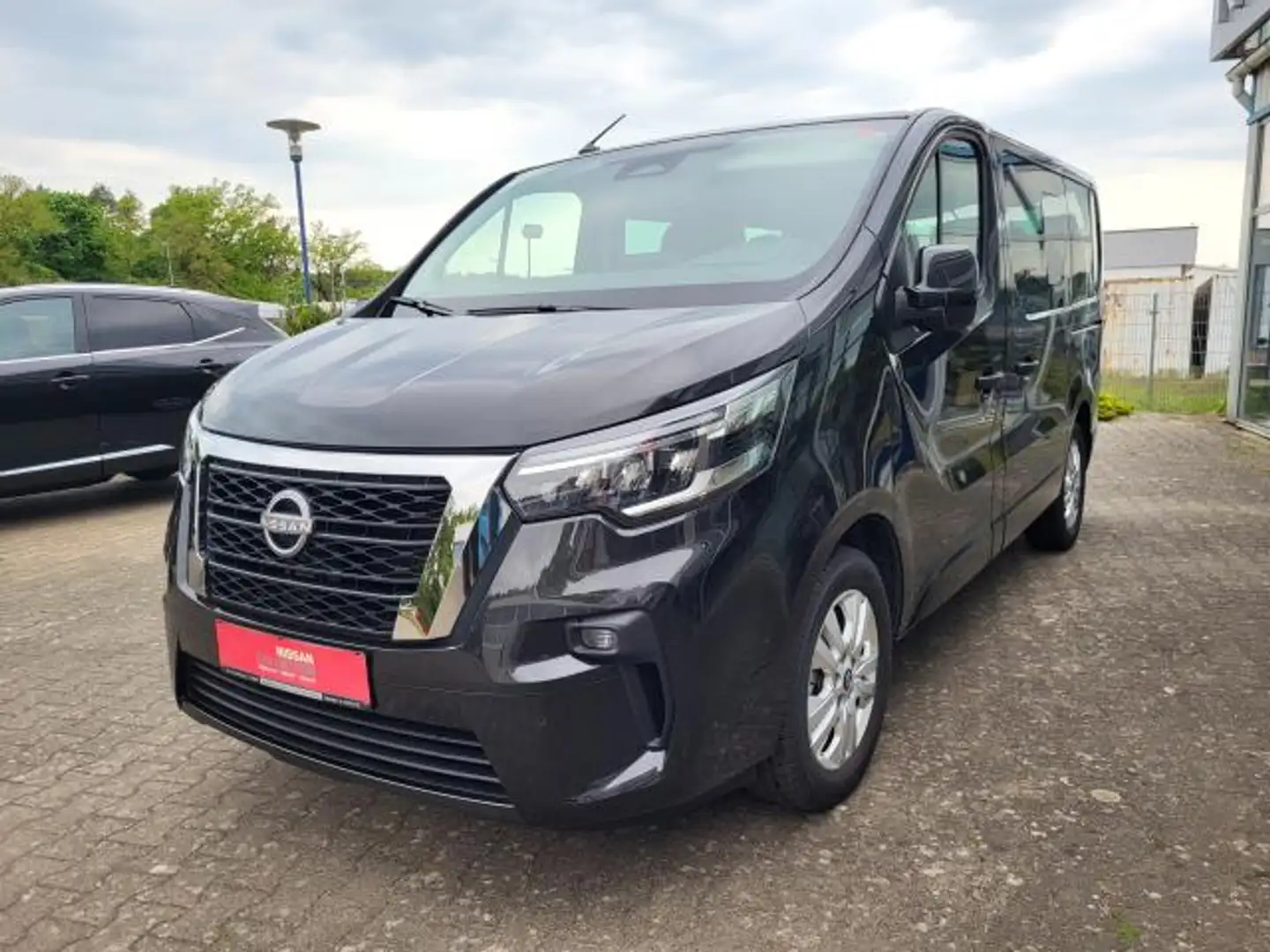 Nissan Primastar TEKNA 8SITZER L1H1 ALLWETTER NAVI KAMERA GARANTIE Negro - 2