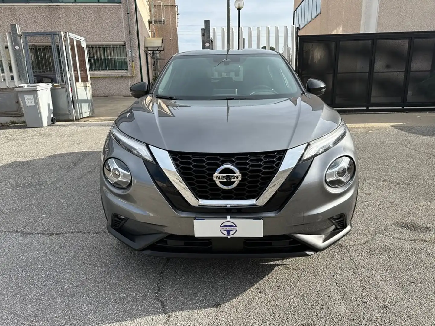 Nissan Juke 1.0 DIG-T 114 CV N-Connecta Grigio - 2