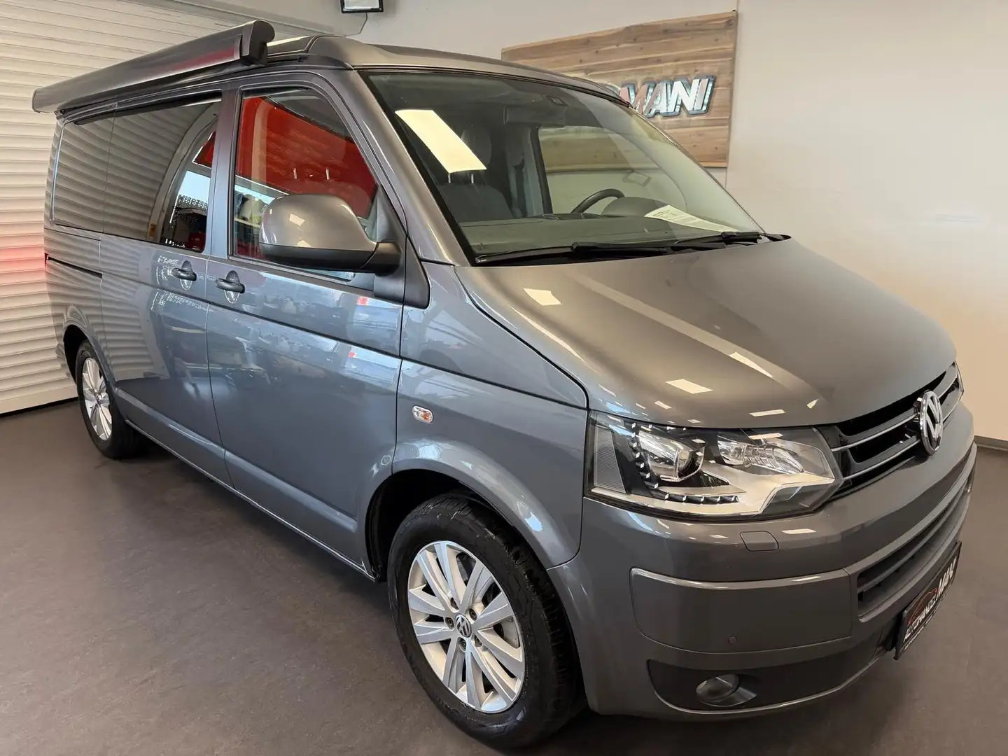 Volkswagen T5 California T5 Beach Aufstelldach/Bi-Xenon/AHK Grau - 1