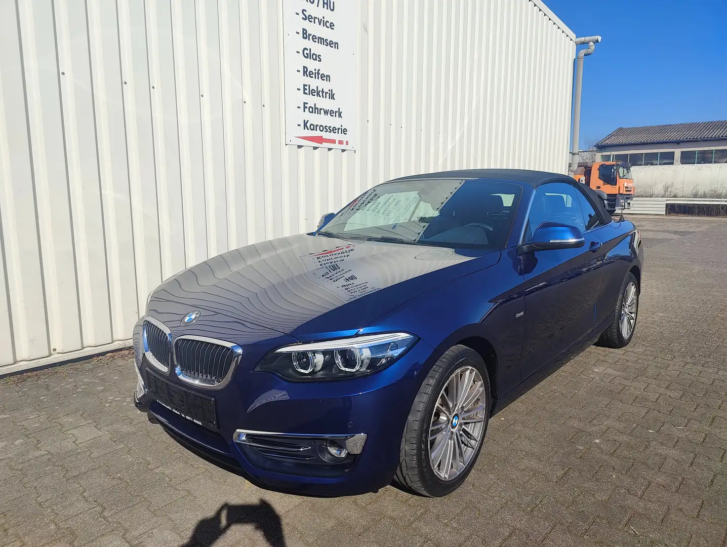 BMW 218 218 i Luxury Line LED Leder Alu Shz PDC Blau - 2
