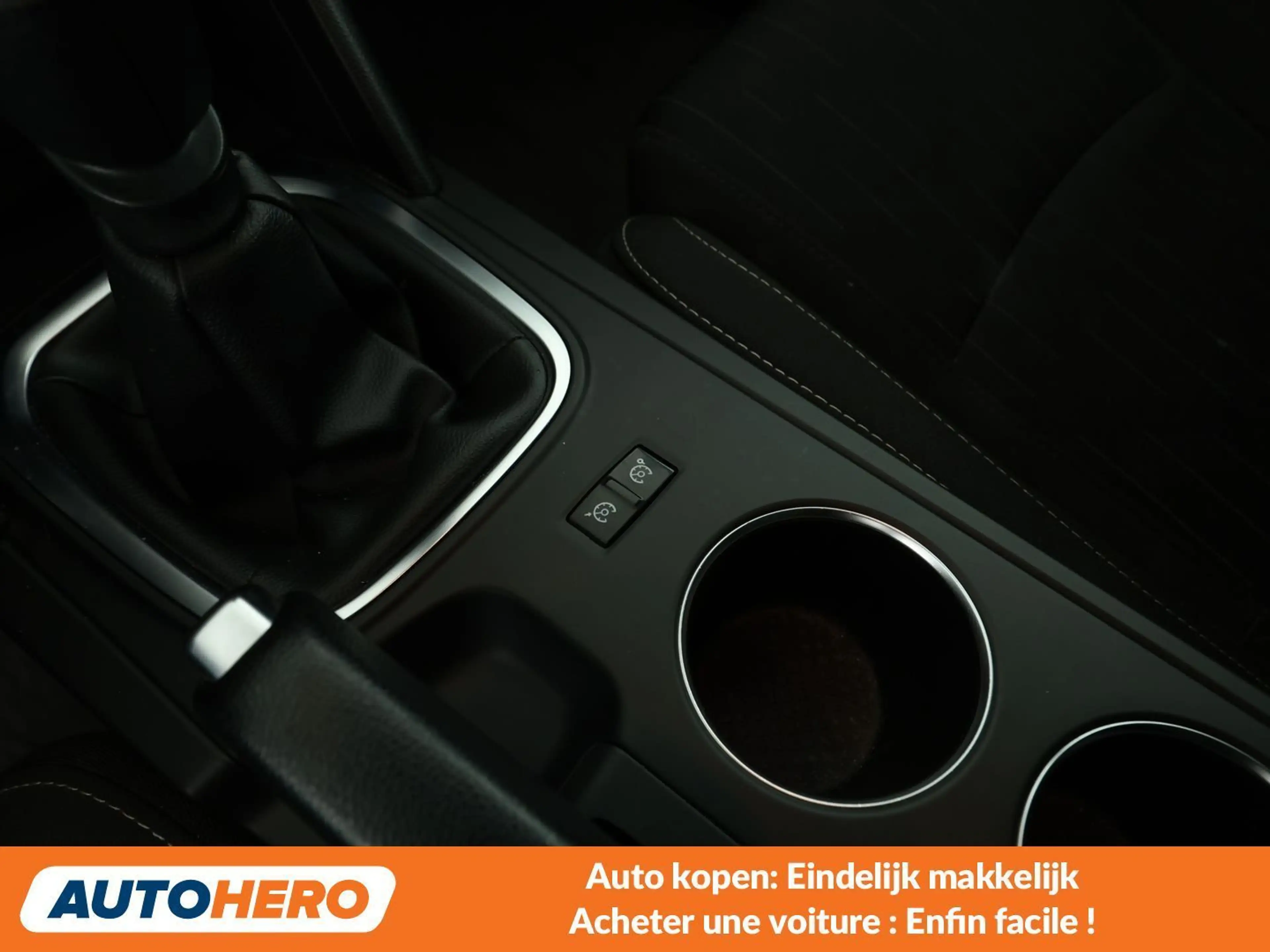 Renault Megane 1.3 TCe Limited — photo 9