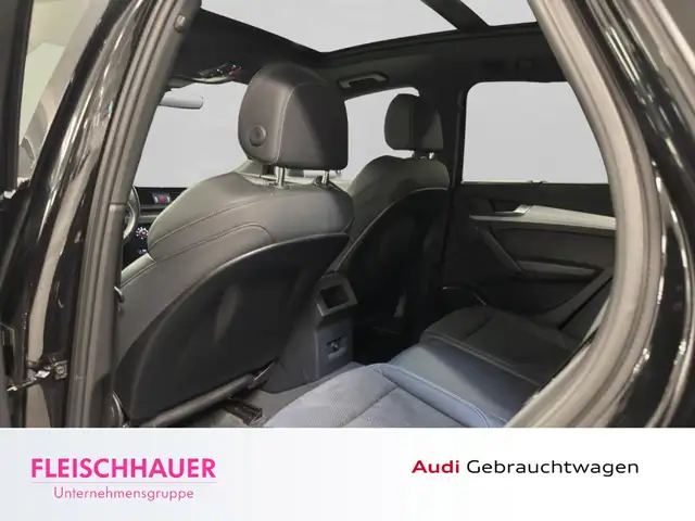 Audi Q5 view 14
