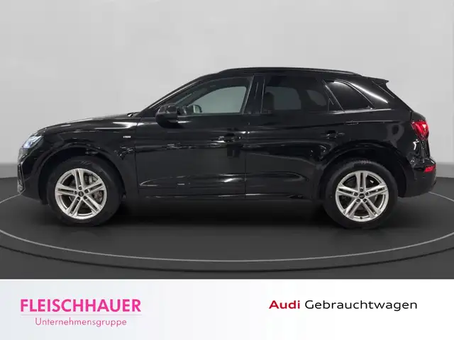 Audi Q5 view 3