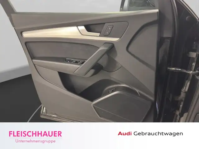 Audi Q5 view 13