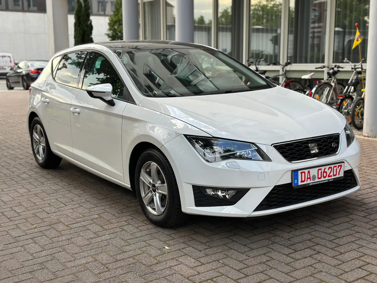 SEAT Leon FR/LED/Tüv-Neu/Sitz-H/Temp/PDCx2/Teil-Leder/ Weiß - 1