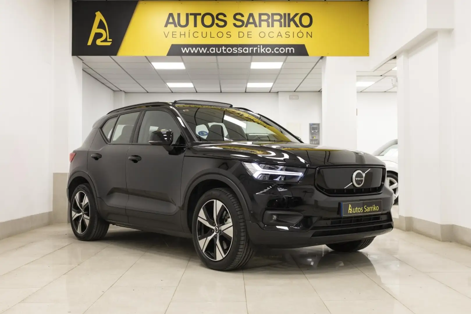 Volvo XC40 P8 Recharge Pro Twin Eléctrico Puro AWD Negro - 1