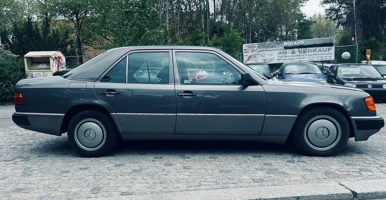 Mercedes-Benz E 230, foto 7