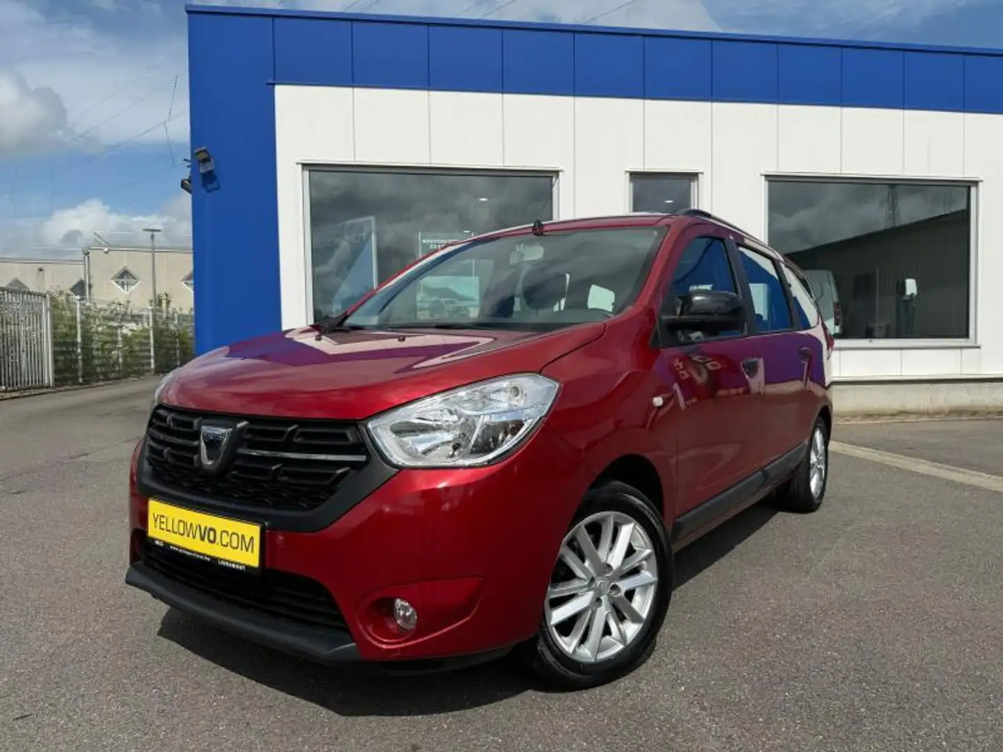 Dacia Lodgy 7 Places / 1.5 BluedCi / 116ch Червоний - 1