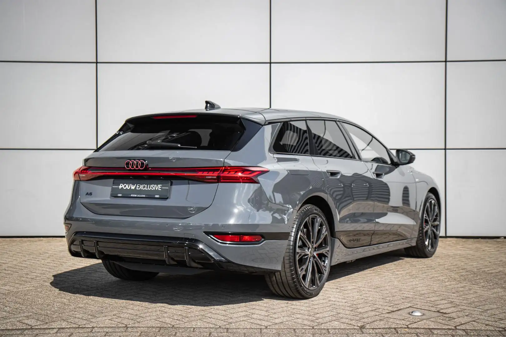 Audi A6 Avant e-tron S Edition Performance 367pk 100 kWh | Grijs - 2