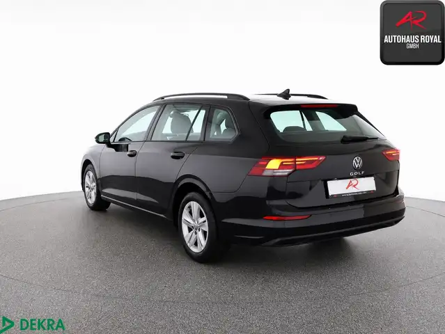Volkswagen Golf view 3