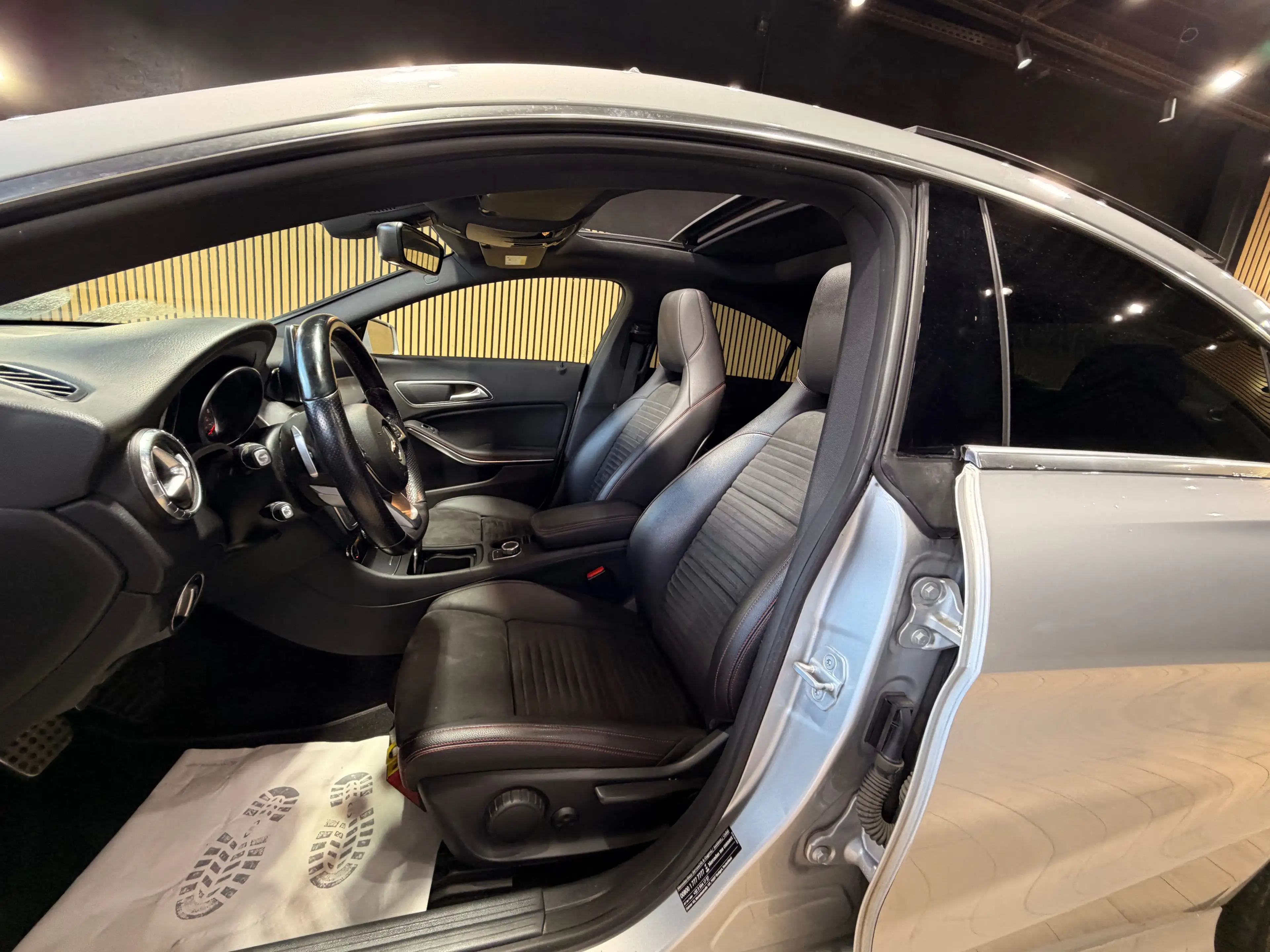 Mercedes-Benz CLA 200 D * PACK AMG * 1ER PROPRIETAIRE * — photo 13