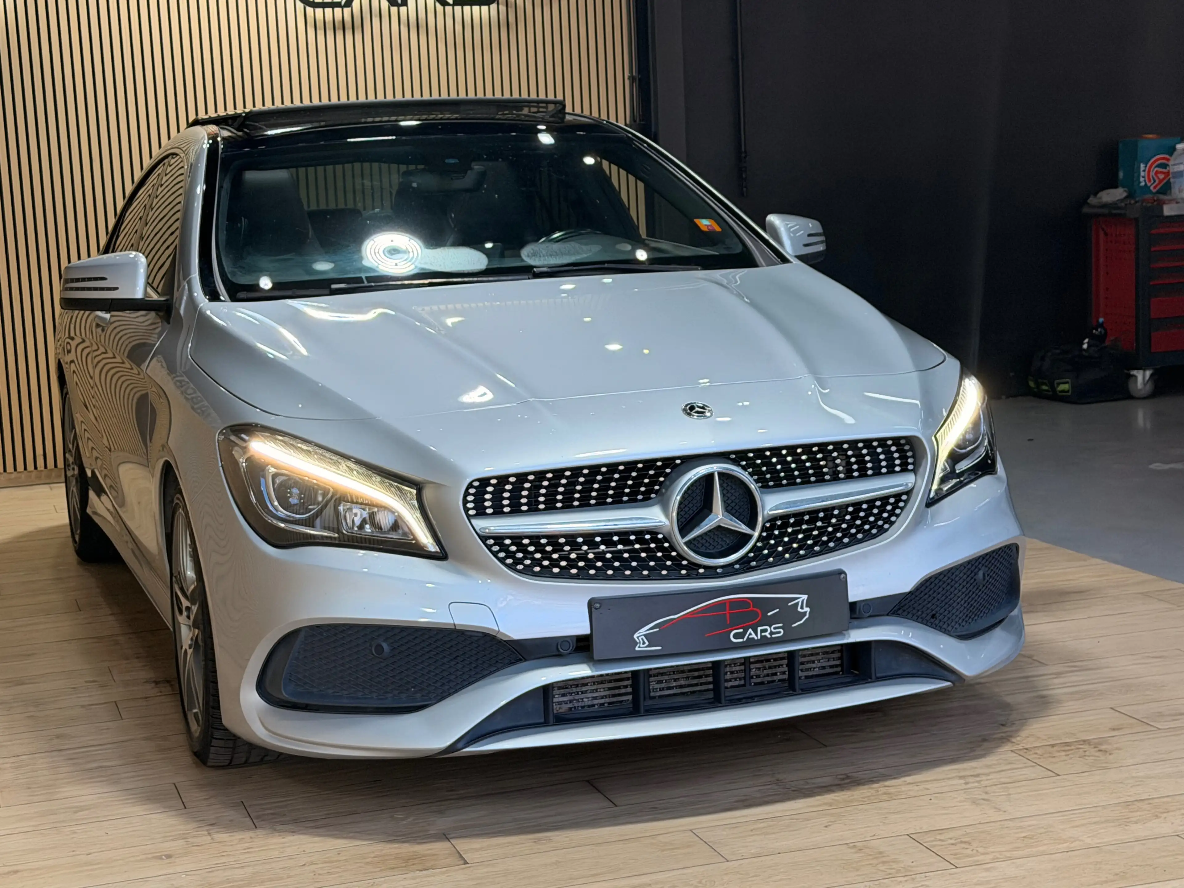 Mercedes-Benz CLA 200 D * PACK AMG * 1ER PROPRIETAIRE * — photo 8