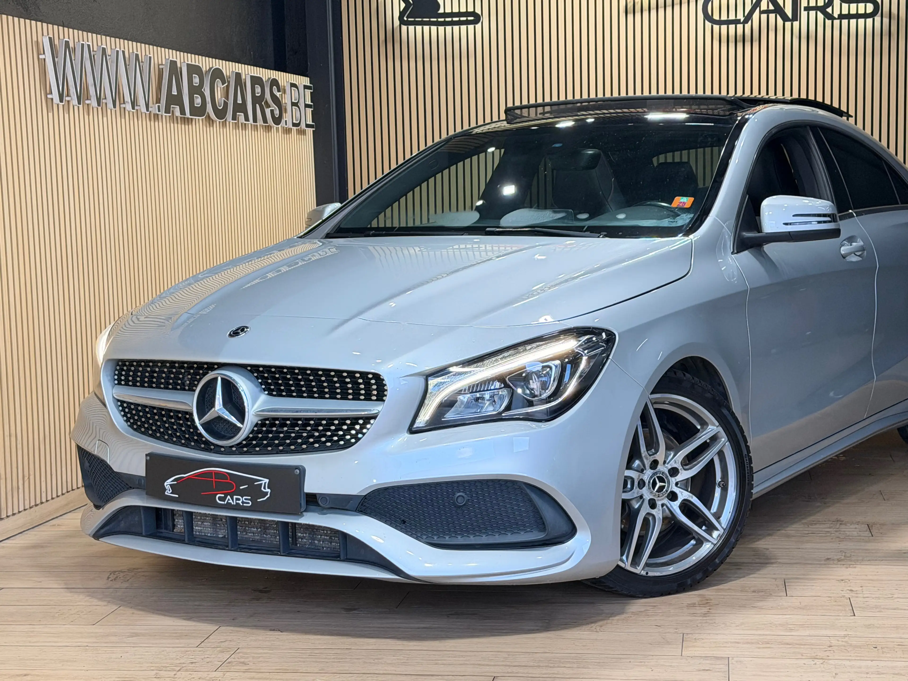 Mercedes-Benz CLA 200 D * PACK AMG * 1ER PROPRIETAIRE * — photo 5