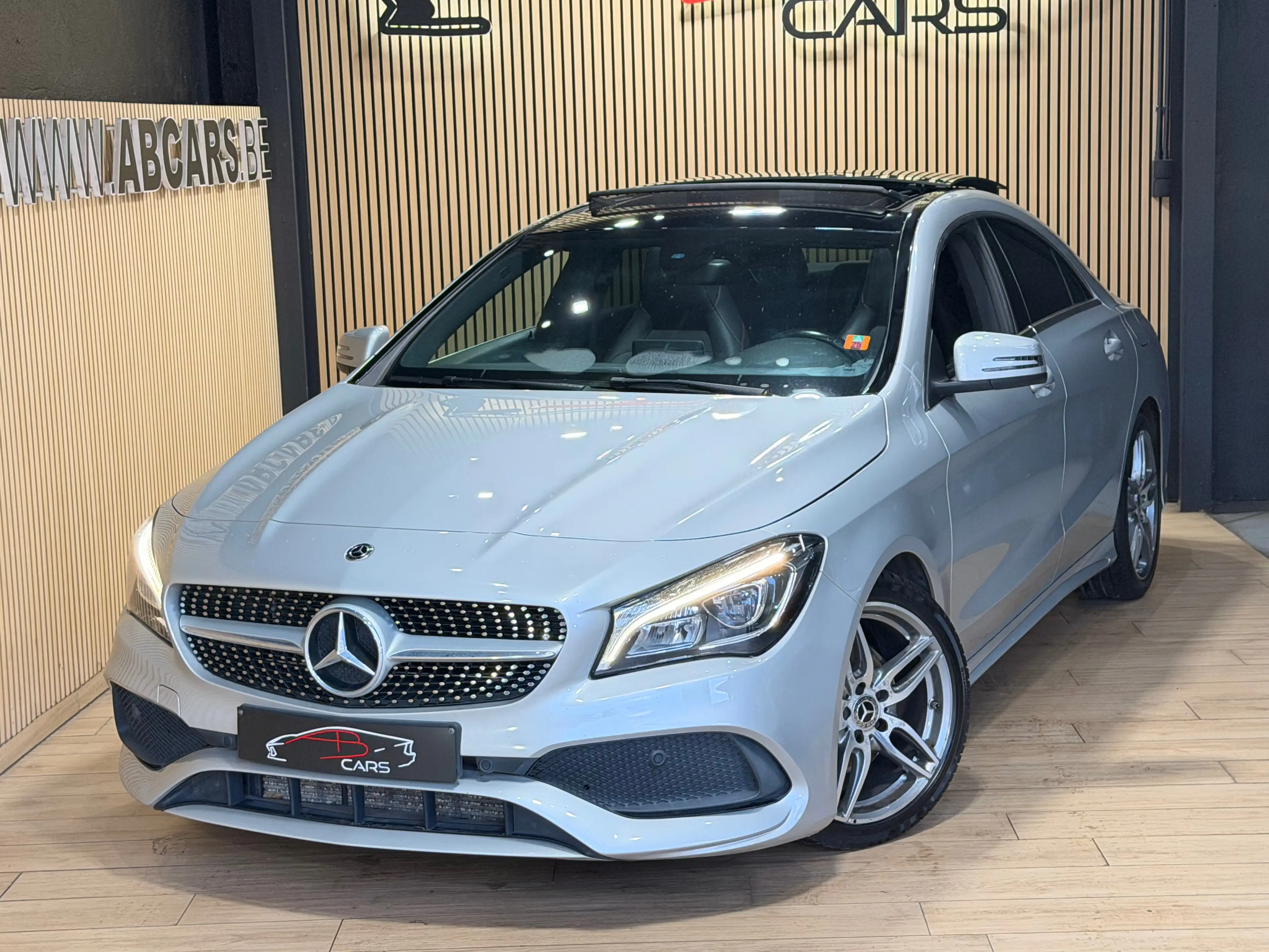 Mercedes-Benz CLA 200 D * PACK AMG * 1ER PROPRIETAIRE * — photo 2