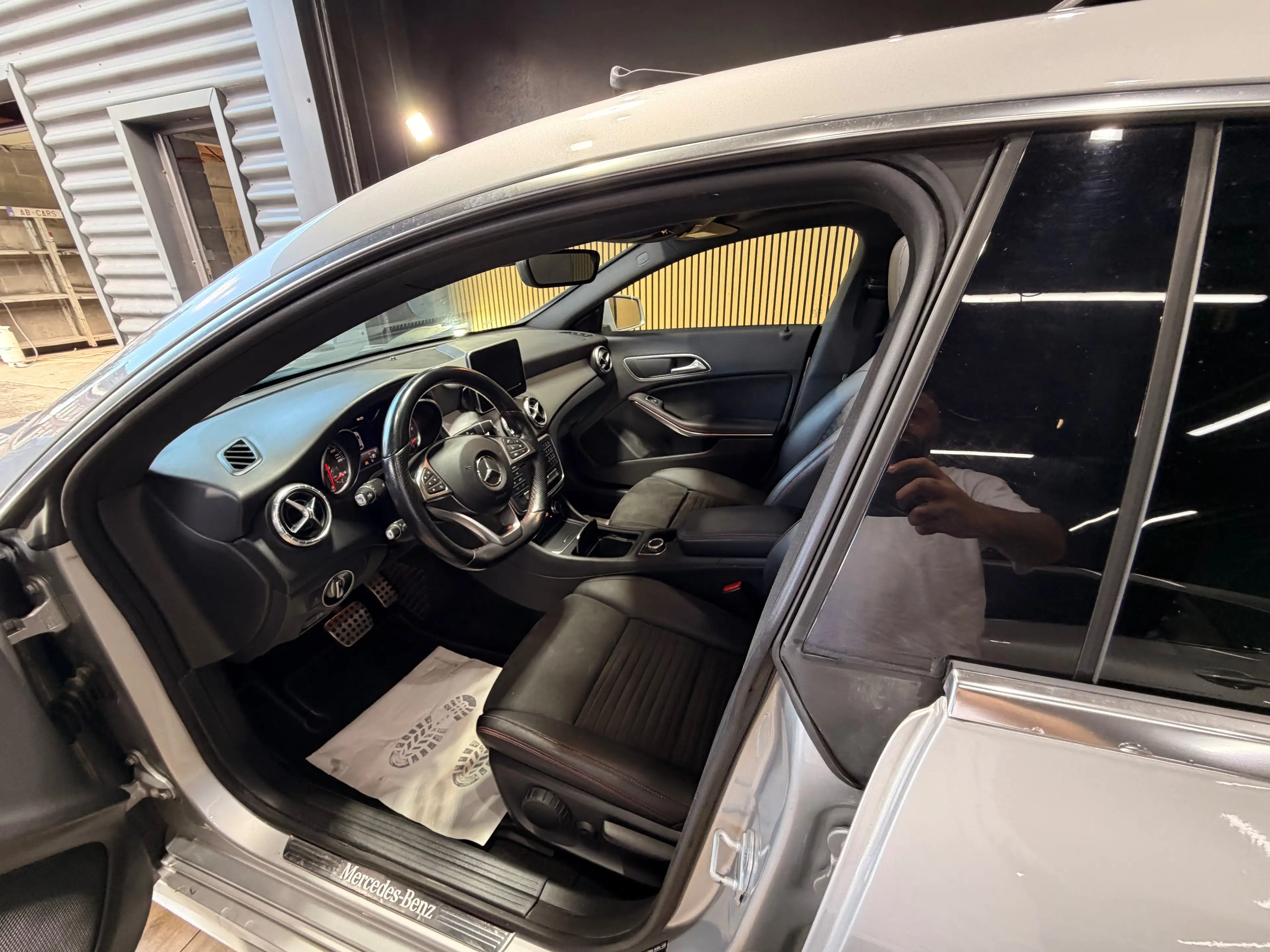 Mercedes-Benz CLA 200 D * PACK AMG * 1ER PROPRIETAIRE * — photo 12