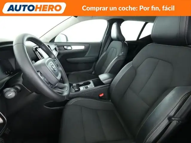 Volvo XC40 view 11