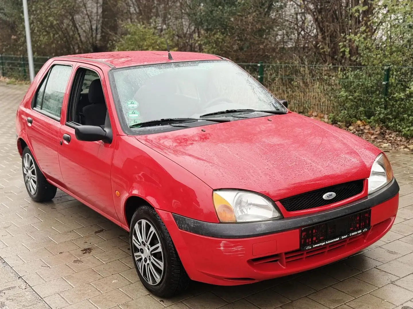 Ford Fiesta 1.3 Ambiente.Top-Zustand.TÜV&Inspeken NEU Rot - 2