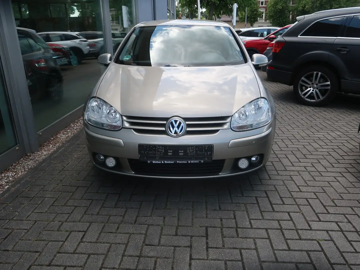 Volkswagen Golf V Lim. Comfortline Navi  Automatik Tüv 2027 Beige - 2