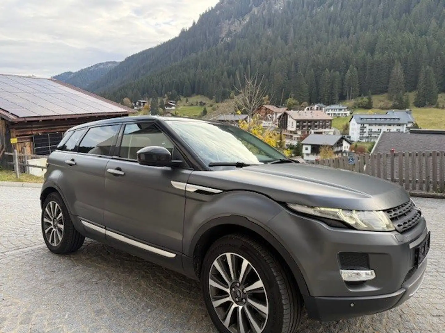 Land Rover Range Rover Evoque Range Rover Evoque Prestige 2,2 SD4 Aut. Prestige Grau - 1