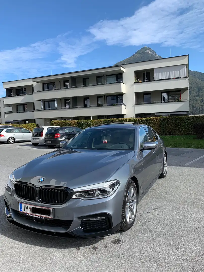 BMW 530 i M Paket 252 PS Vollausstattung Grau - 1