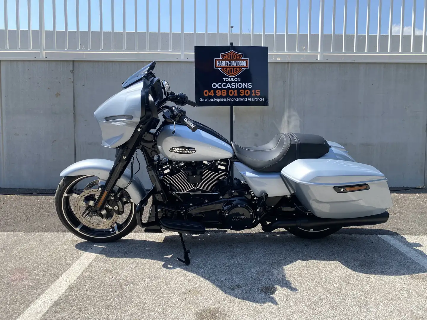 Harley-Davidson Street Glide Šedá - 1