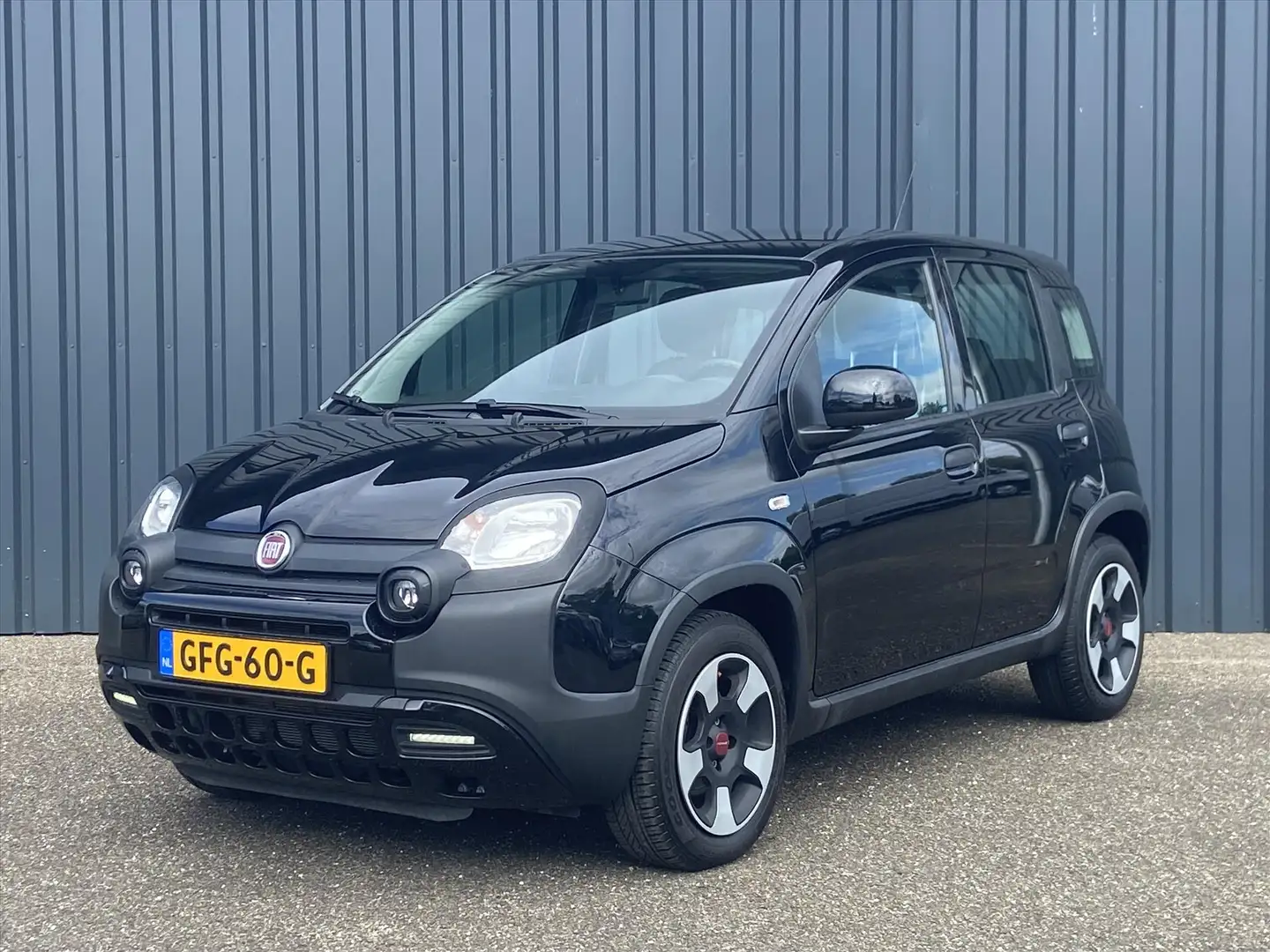 Fiat Panda 1.0 70pk Hybrid City Cross I Bluetooth I Airco I Noir - 1