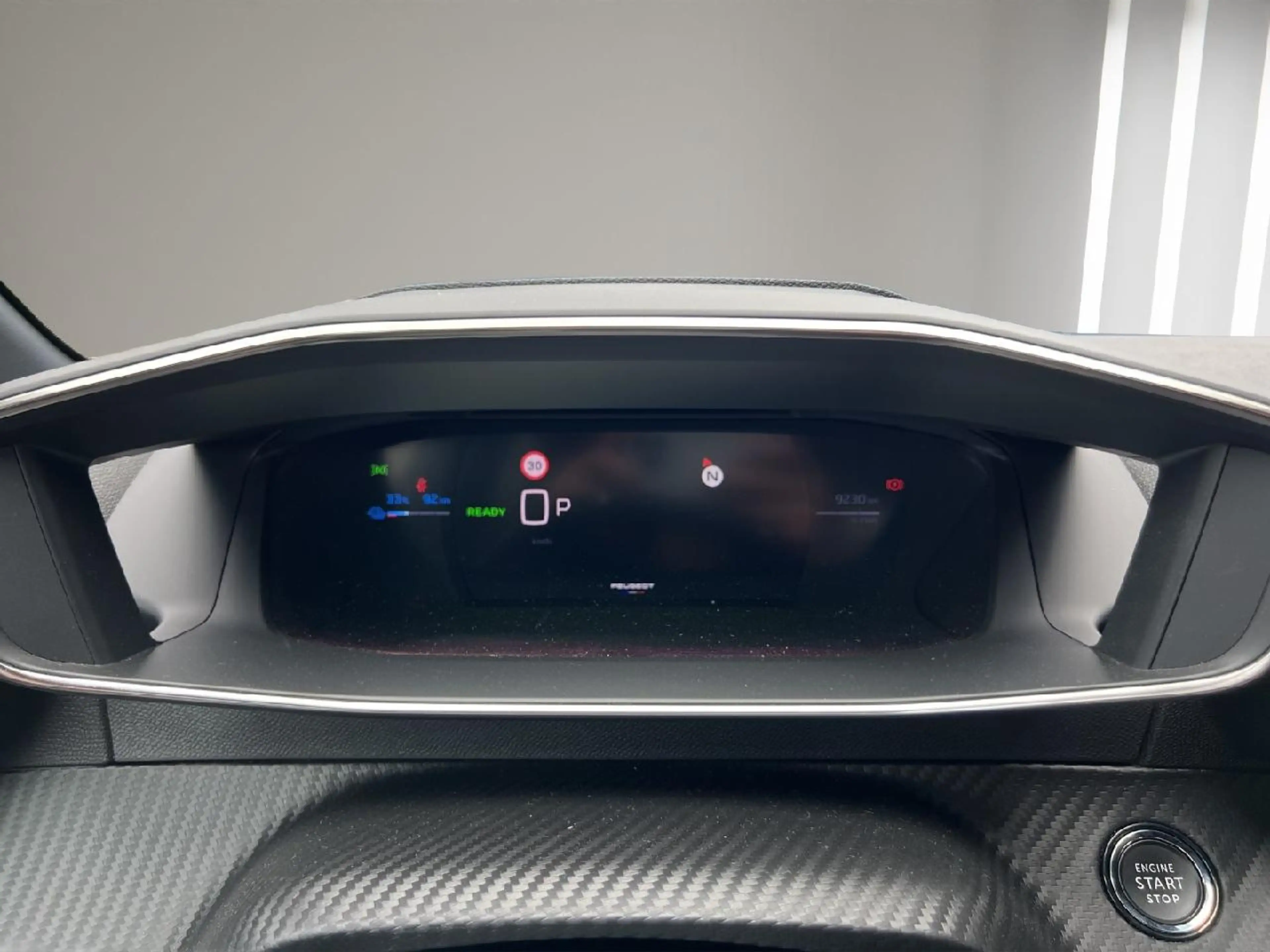 Peugeot e-208 e- GT — photo 11