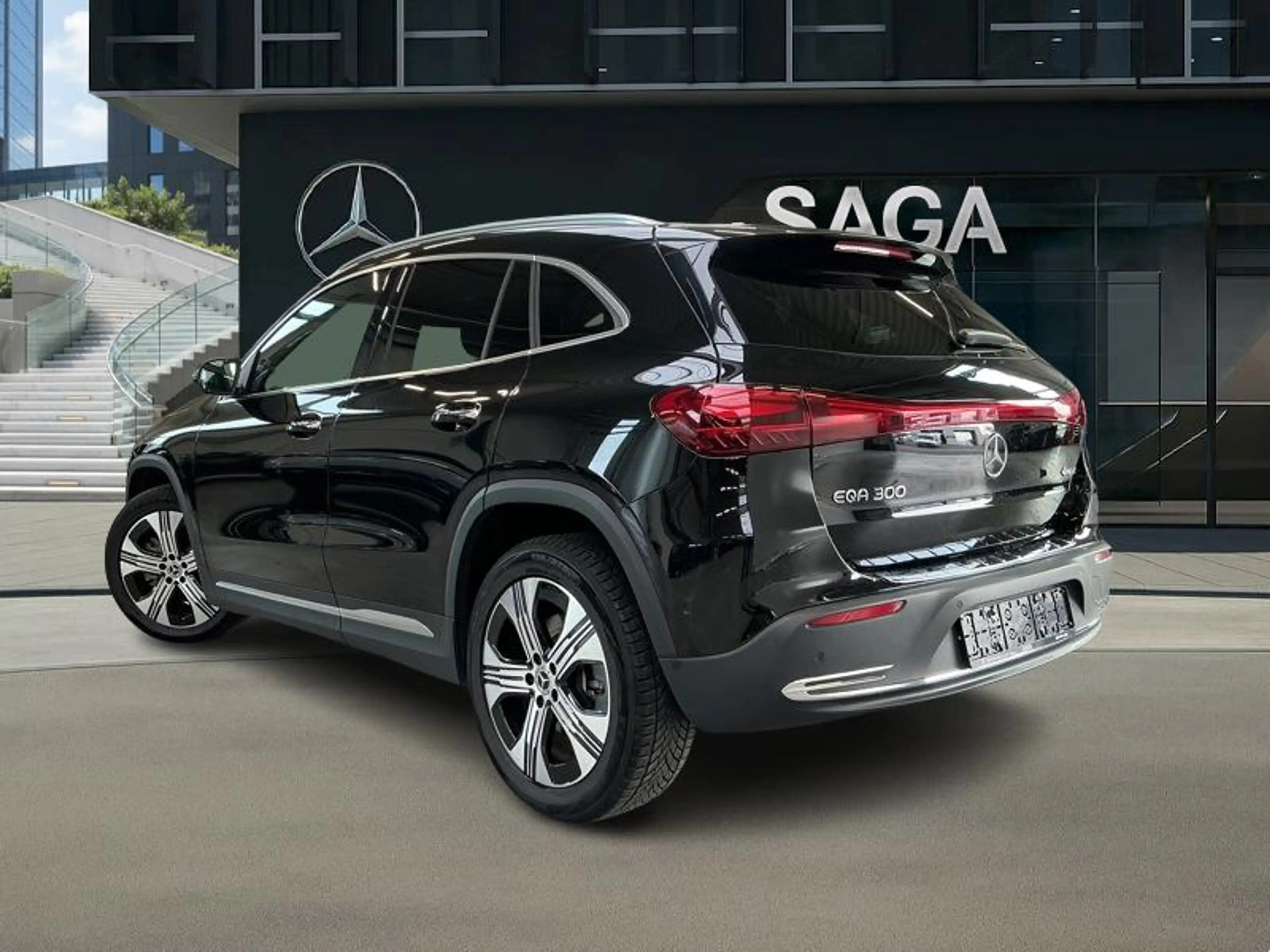 Mercedes-Benz EQA 300 4MATIC Luxury Line — photo 7