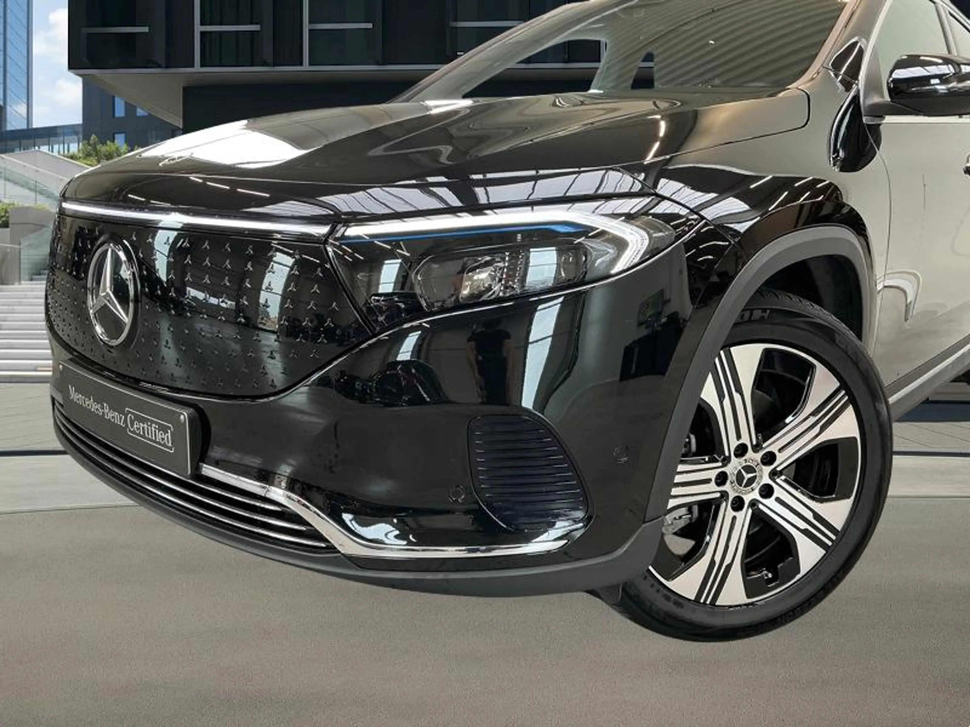 Mercedes-Benz EQA 300 4MATIC Luxury Line — photo 9