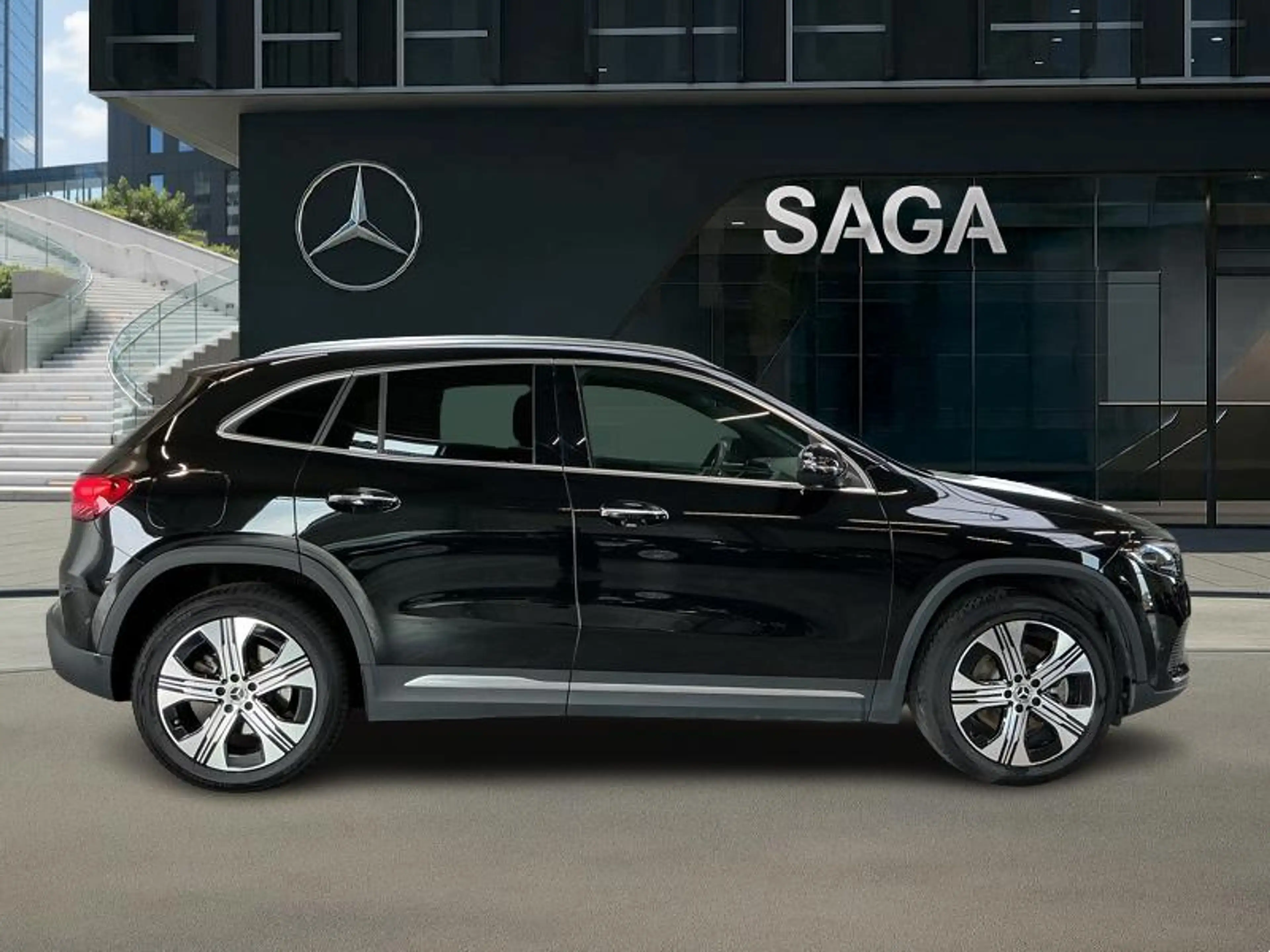 Mercedes-Benz EQA 300 4MATIC Luxury Line — photo 5