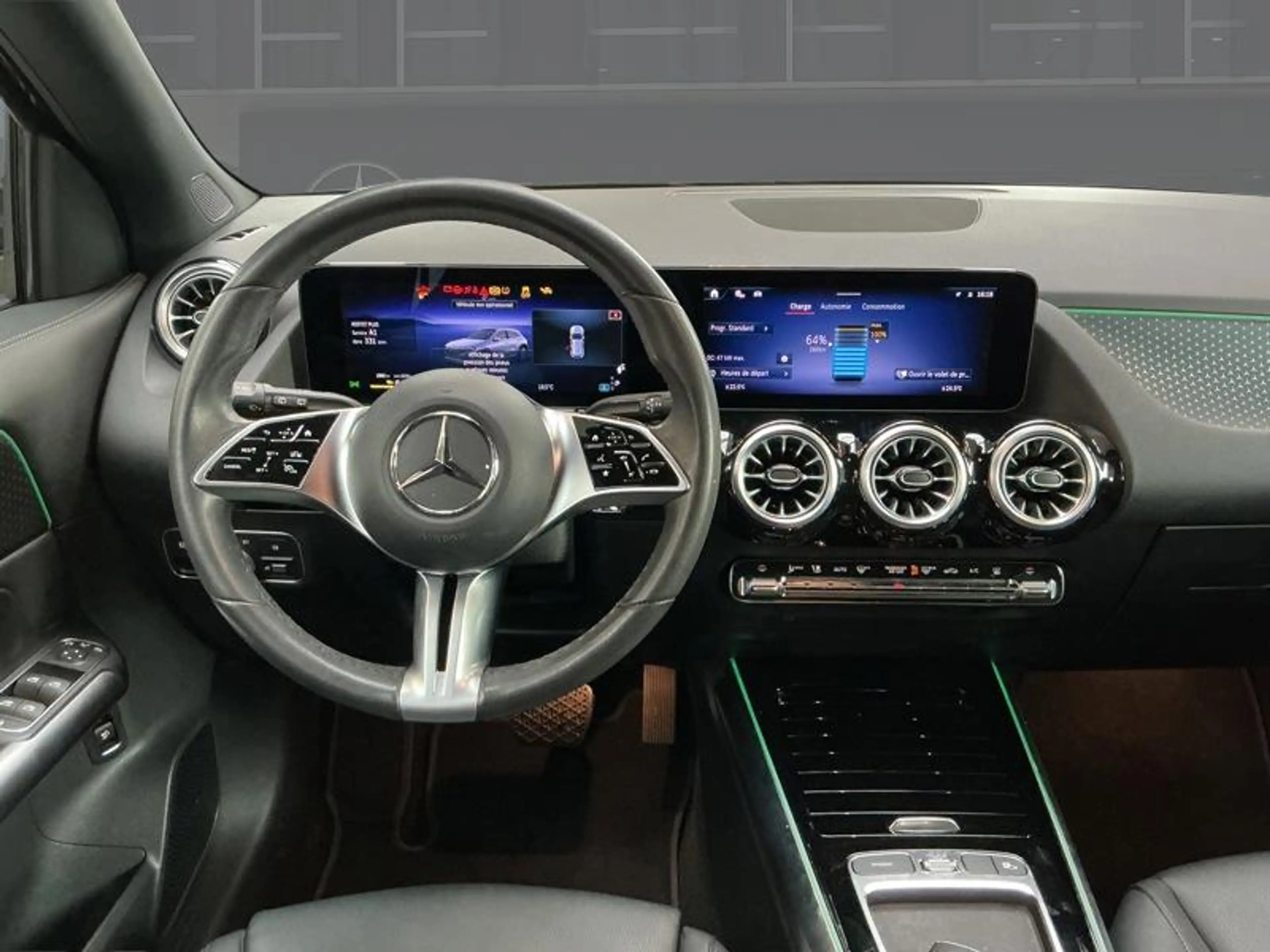 Mercedes-Benz EQA 300 4MATIC Luxury Line — photo 3