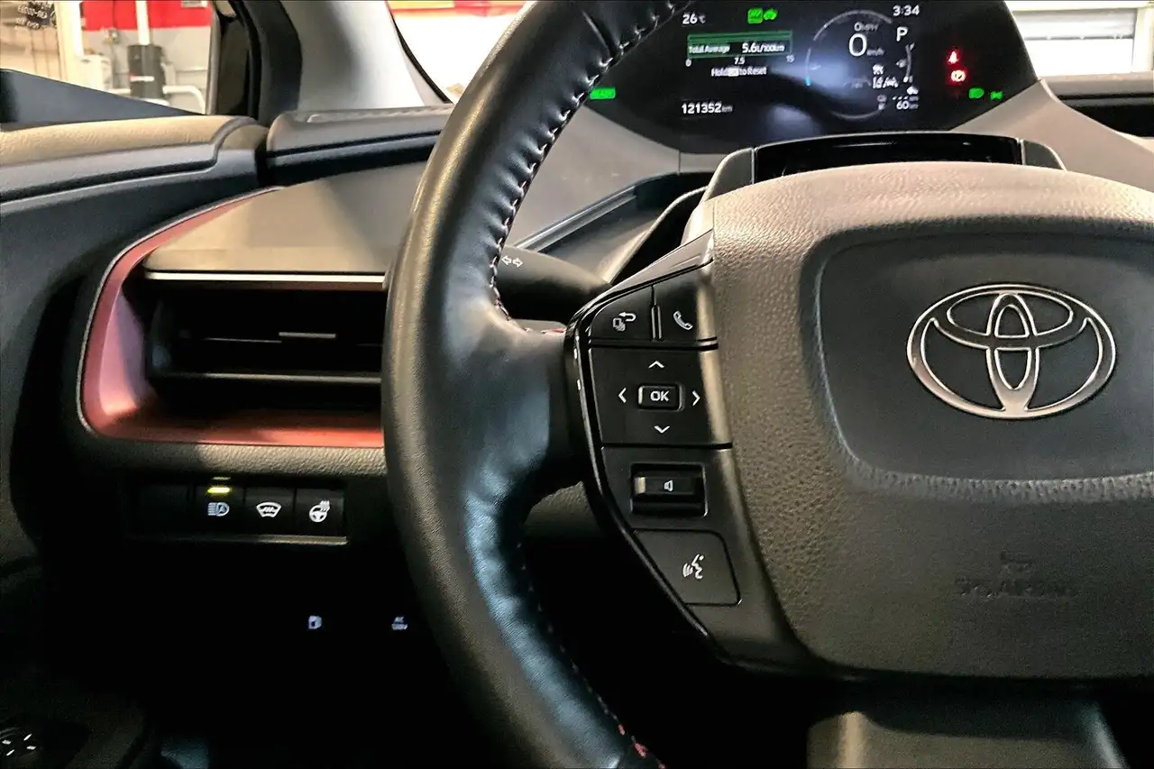 Toyota Prius Prime снимка Toyota Prius Prime