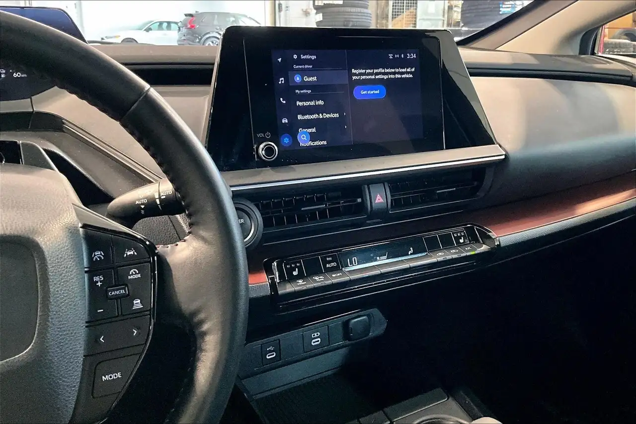 Toyota Prius Prime снимка Toyota Prius Prime