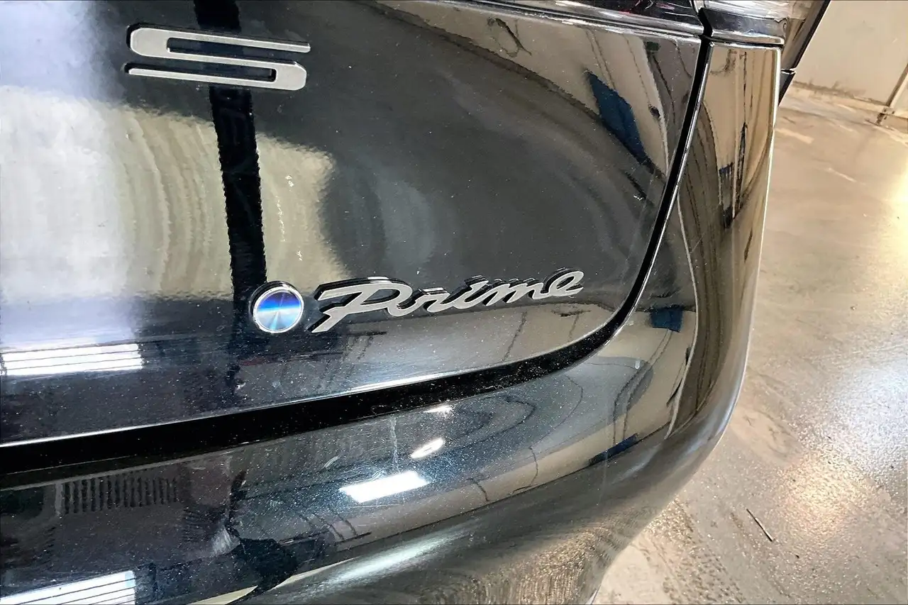Toyota Prius Prime снимка Toyota Prius Prime